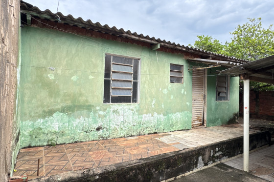 Casa à venda - 64m² - Conjunto 28 de Outubro, Umuarama-PR