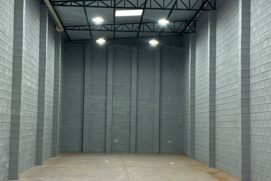 Salão Comercial para alugar - 200m² - Jardim Janina, Umuarama-PR