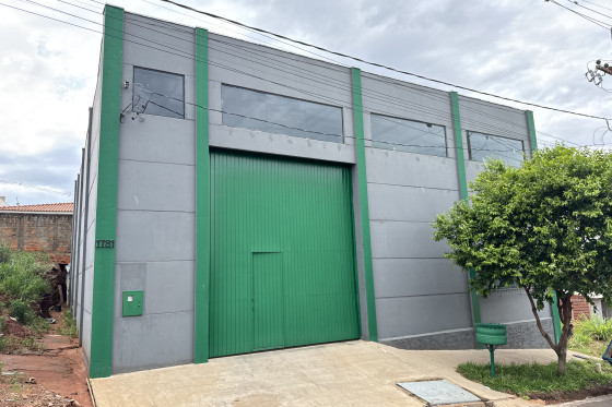 Salão Comercial para alugar - 280m² - Jardim Janina, Umuarama-PR