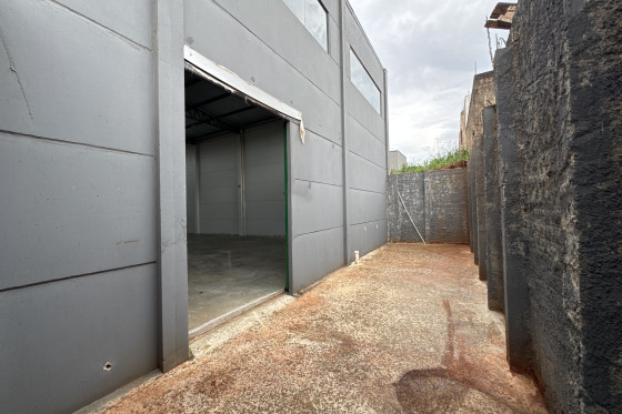Salão Comercial para alugar - 280m² - Jardim Janina, Umuarama-PR