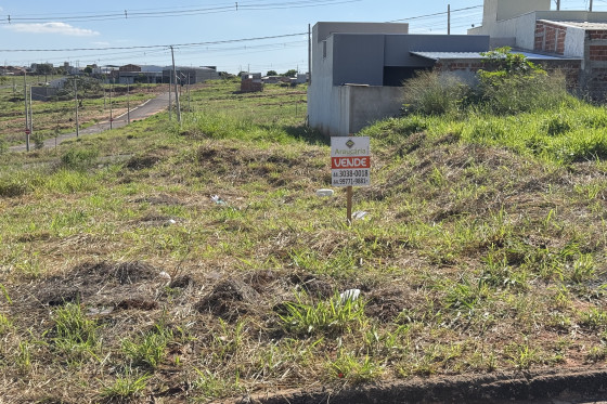 Terreno à venda - 135.38m² - Bela Casa, Umuarama-PR